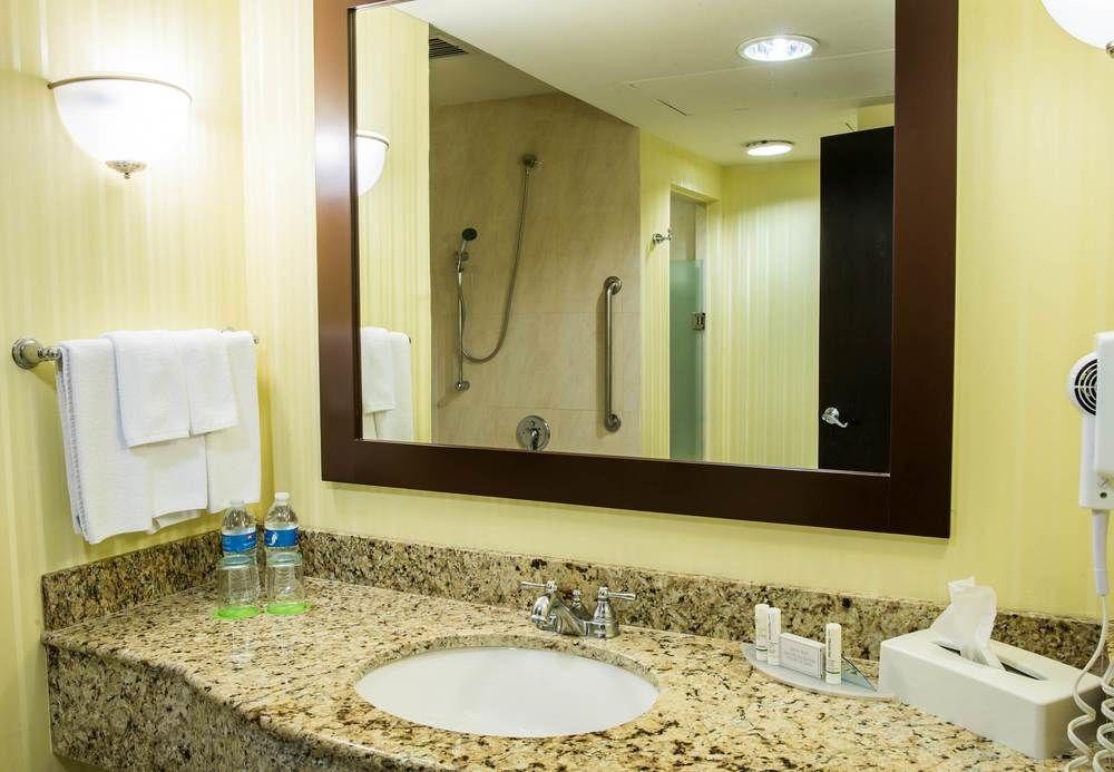 Courtyard By Marriott San Luis Potosi Hotel Bagian luar foto
