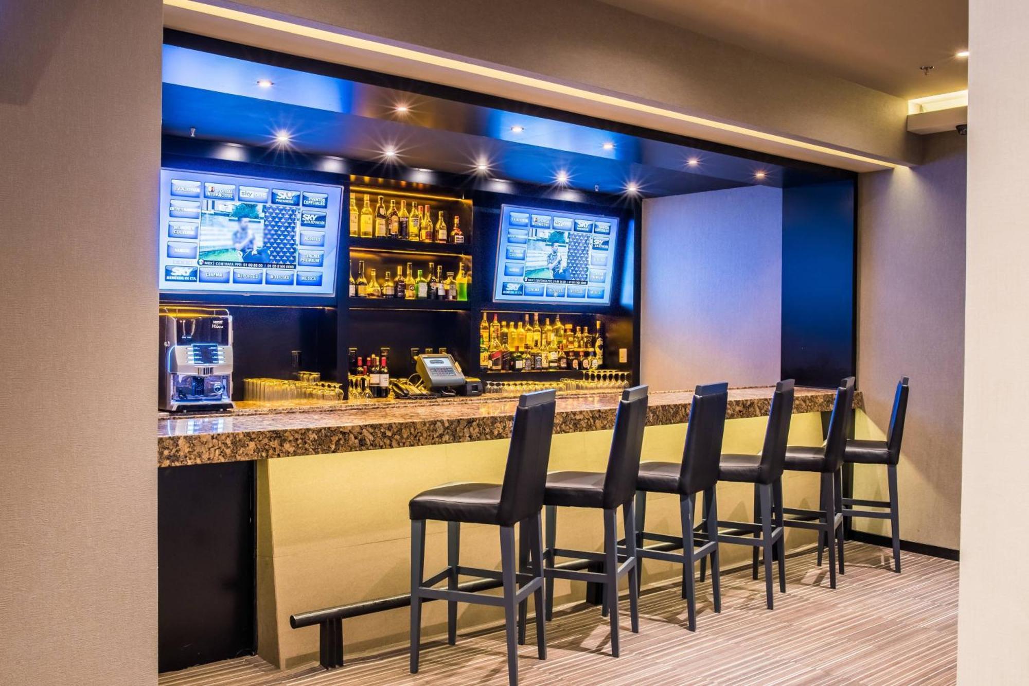 Courtyard By Marriott San Luis Potosi Hotel Bagian luar foto